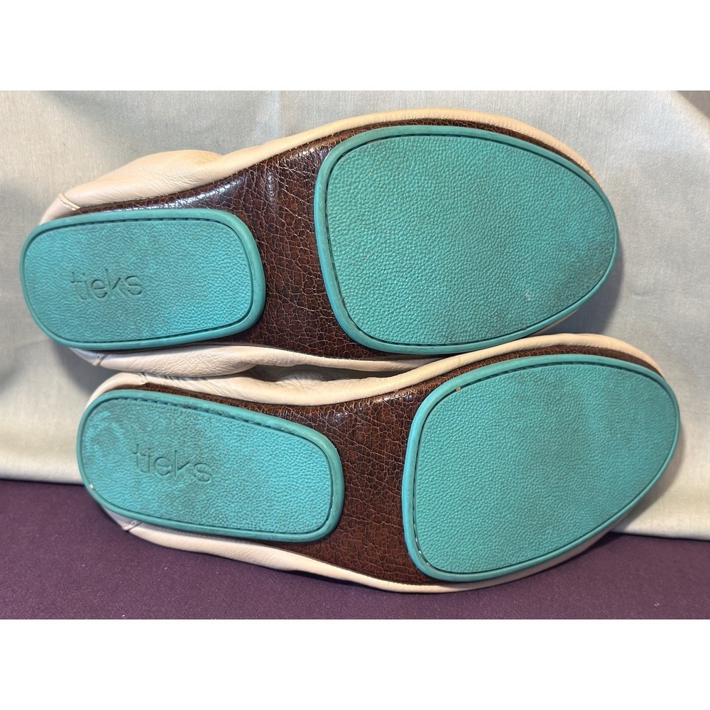 Tieks Cream Ballet Flats Bendable 9 - Picture 3 of 4